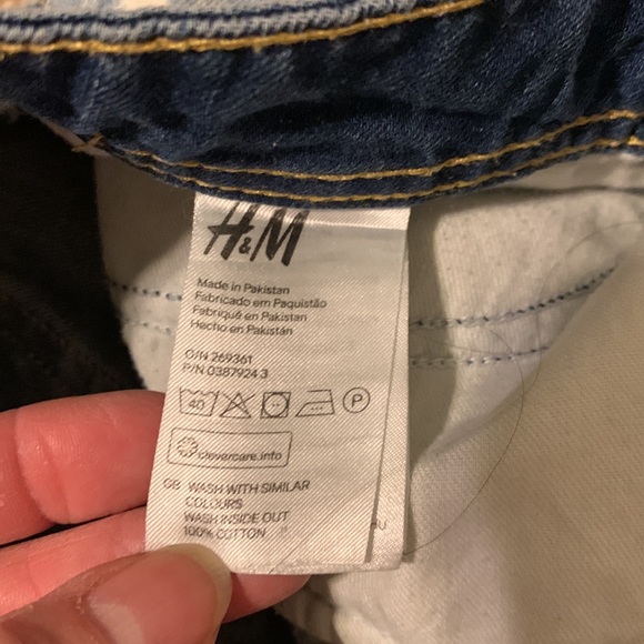 H& M distressed jean shirts size 6 - Picture 3 of 3